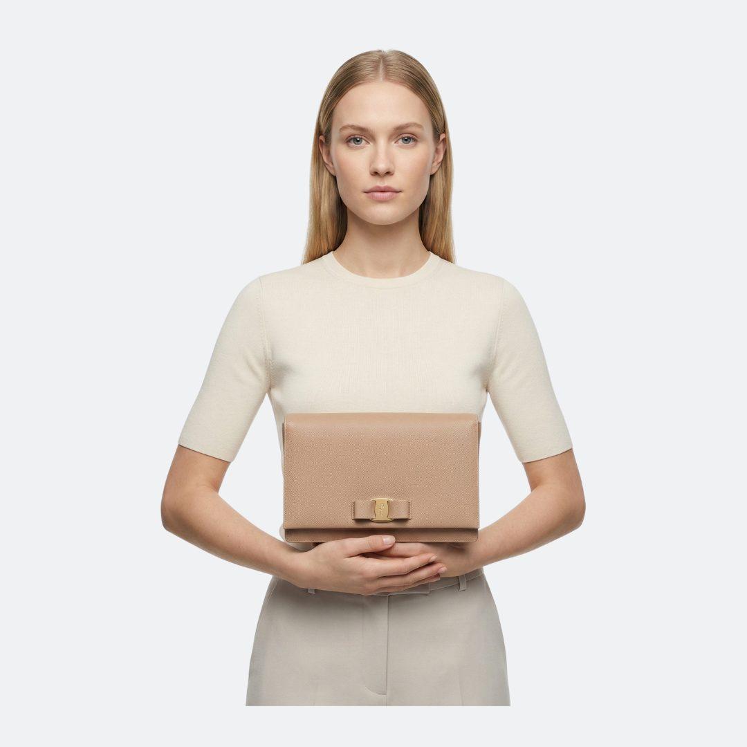 Ferragamo Vara Bow Flap Small Beige Shoulder Bag / Clutch alternate